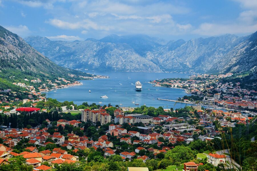 Программа «золотых паспортов» в Черногории продлена на год