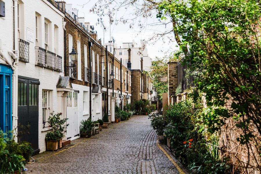 Средний показатель цены жилья в Великобритании преодолел исторический рубеж